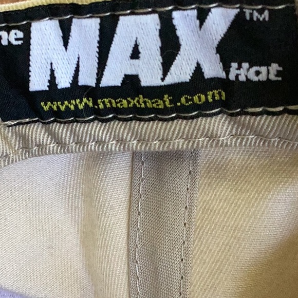 🏒  Minnesota GOPHER STATE BASEBALL CAP khaki & black  Velcro Back NWOT - Picture 4 of 16